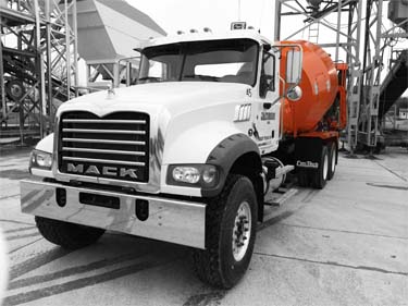 Jacobson concrete / L.A. Jacobson Inc. ready mixed concrete mixer in Pauls Valley, Oklahoma plant